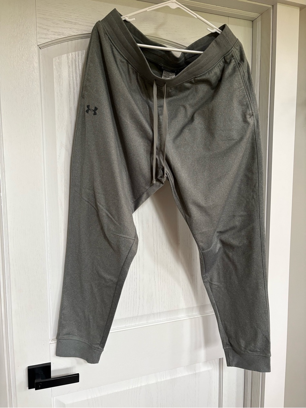 Under Armour Men's Dark Gray Athletic Joggers